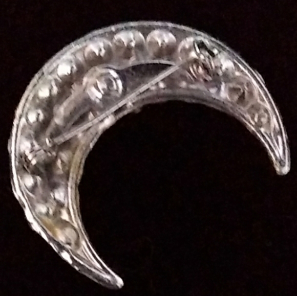 VINTAGE Pave Rhinestone Crescent Moon/ Horn Brooch - Picture 8 of 8